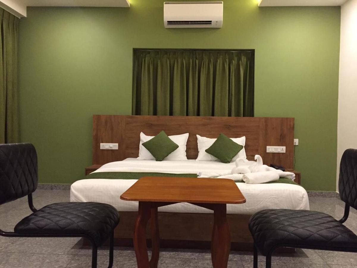Hillfort Inn Султан Батери Екстериор снимка